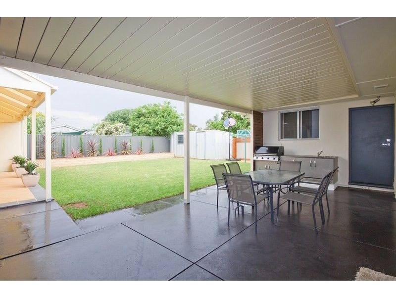 8 Shaun Crescent, Mitchell Park SA 5043
