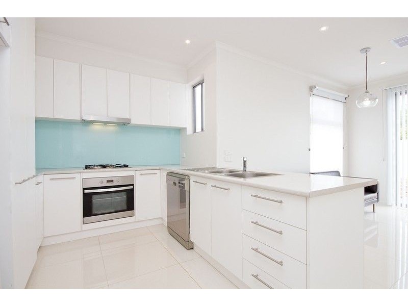 27 Parsons Grove, Park Holme SA 5043