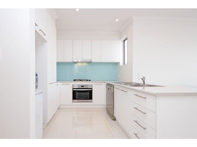 27 Parsons Grove, Park Holme SA 5043