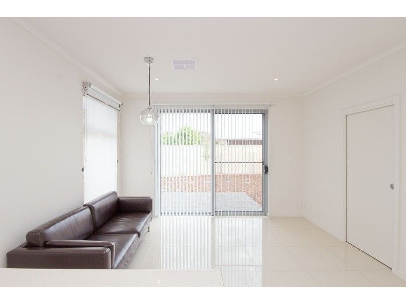 27 Parsons Grove, Park Holme SA 5043