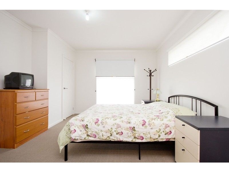 27 Parsons Grove, Park Holme SA 5043