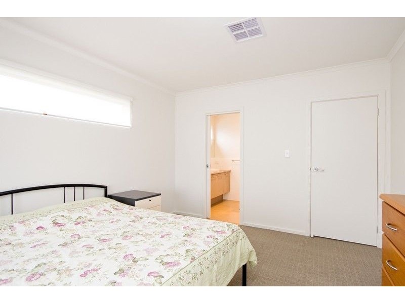 27 Parsons Grove, Park Holme SA 5043