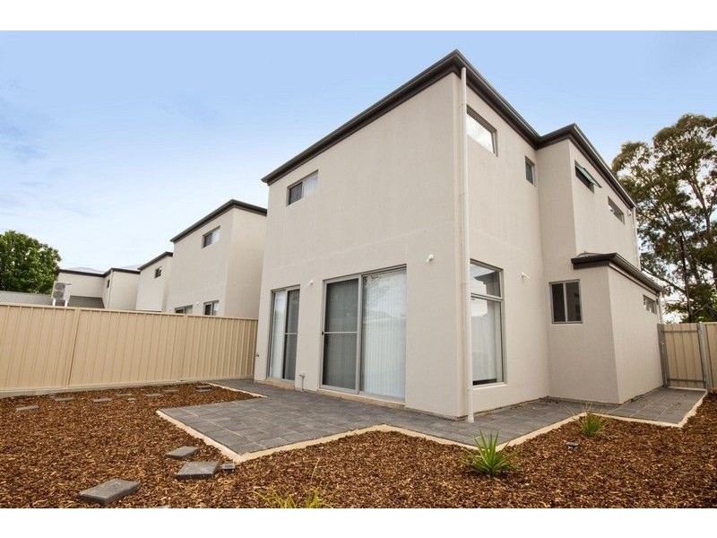 27 Parsons Grove, Park Holme SA 5043