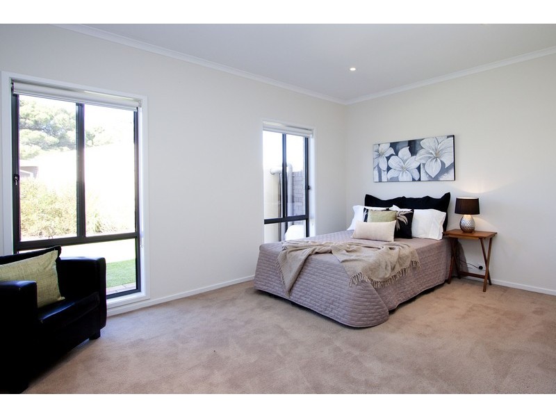 6 Alexander Ave, Grange SA 5022