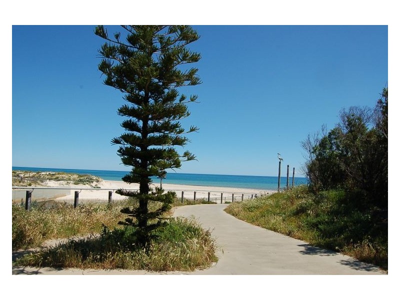 10 Winston Crescent, West Beach SA 5024