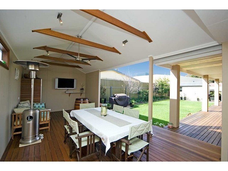 10 Winston Crescent, West Beach SA 5024