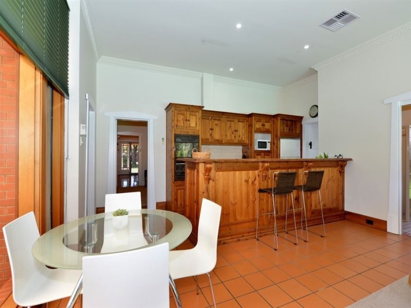 34 Wilson Terrace, Glenelg SA 5045
