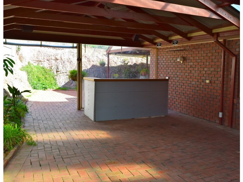 24 Glade Crescent, Hallett Cove SA 5158