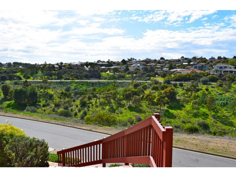24 Glade Crescent, Hallett Cove SA 5158