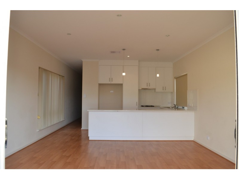 24 Melrose Avenue, Clearview SA 5085