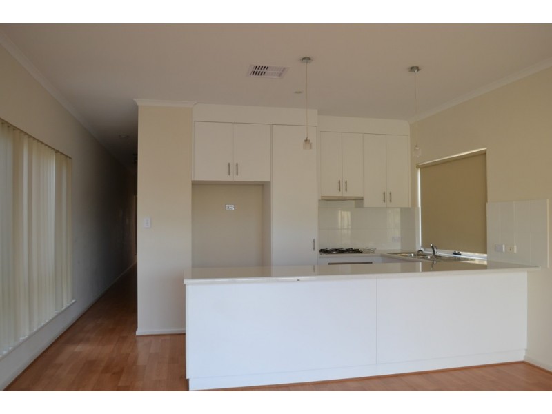 24 Melrose Avenue, Clearview SA 5085