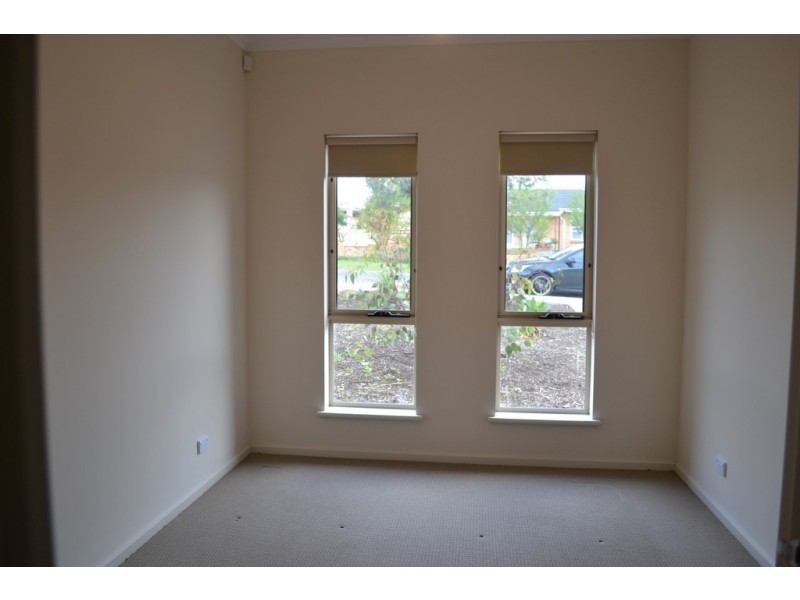 24 Melrose Avenue, Clearview SA 5085