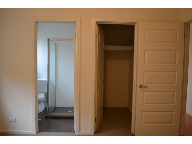 24 Melrose Avenue, Clearview SA 5085