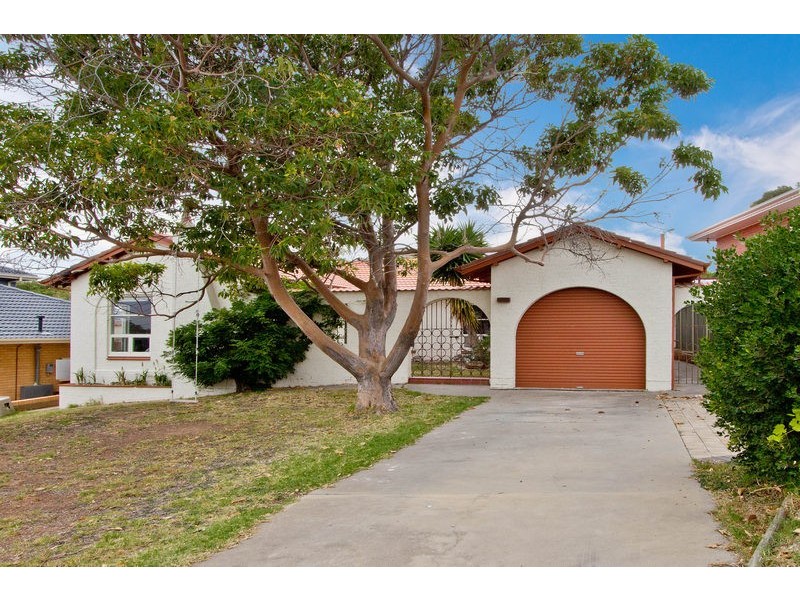 4 Knowles Crescent, Marino SA 5049