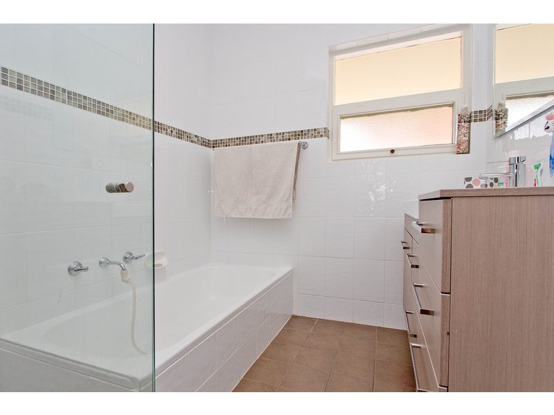 4 Knowles Crescent, Marino SA 5049