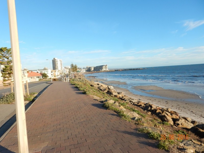 2/33 North Esplanade, Glenelg North SA 5045