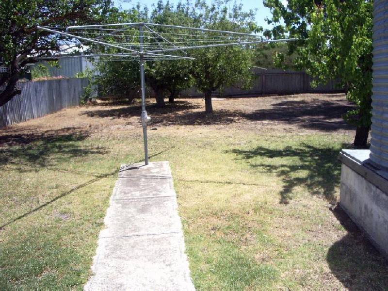 5 Elizabeth Avenue, Bordertown SA 5268