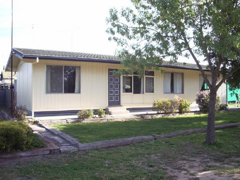 19 Park Tce, Bordertown SA 5268