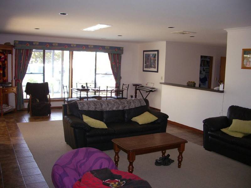 27 Creecoona Terrace, Bordertown SA 5268