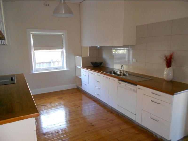11 Tatiara Tce, Bordertown SA 5268