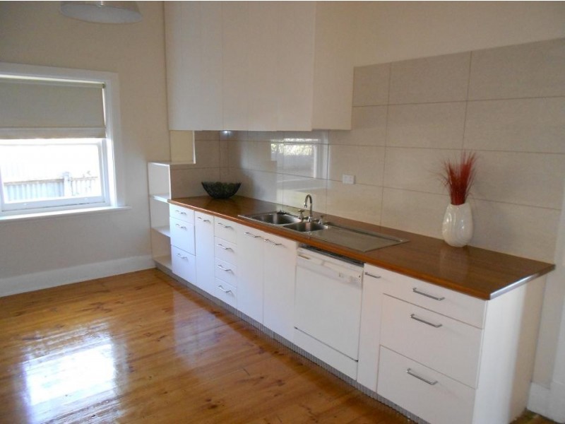 11 Tatiara Tce, Bordertown SA 5268