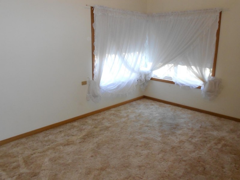 37 DeCourcey Street, Bordertown SA 5268