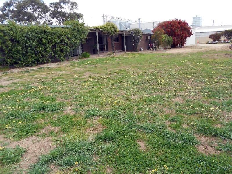 17 – 20 Eighth St and Ramsay Tce, Bordertown SA 5268