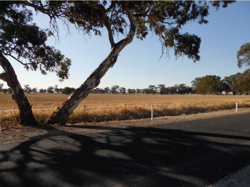 2 Victoria Pde, Creecoona Tce and Brompton St, Bordertown SA 5268
