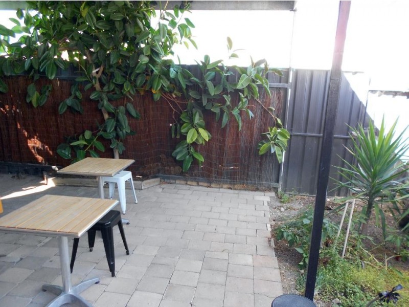 98-100 Farquhar Street, Bordertown SA 5268