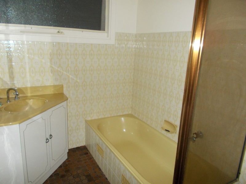 17 Eighth Street, Bordertown SA 5268