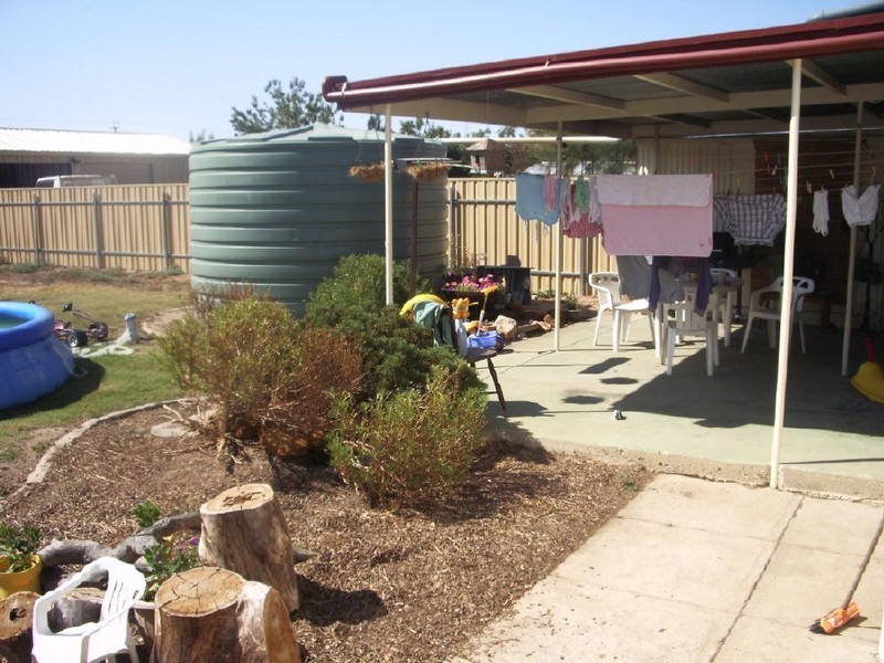 14 English St, Bordertown SA 5268