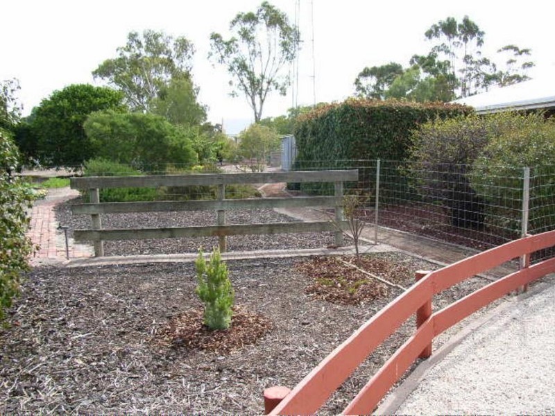 96 Victoria Pde, Bordertown SA 5268