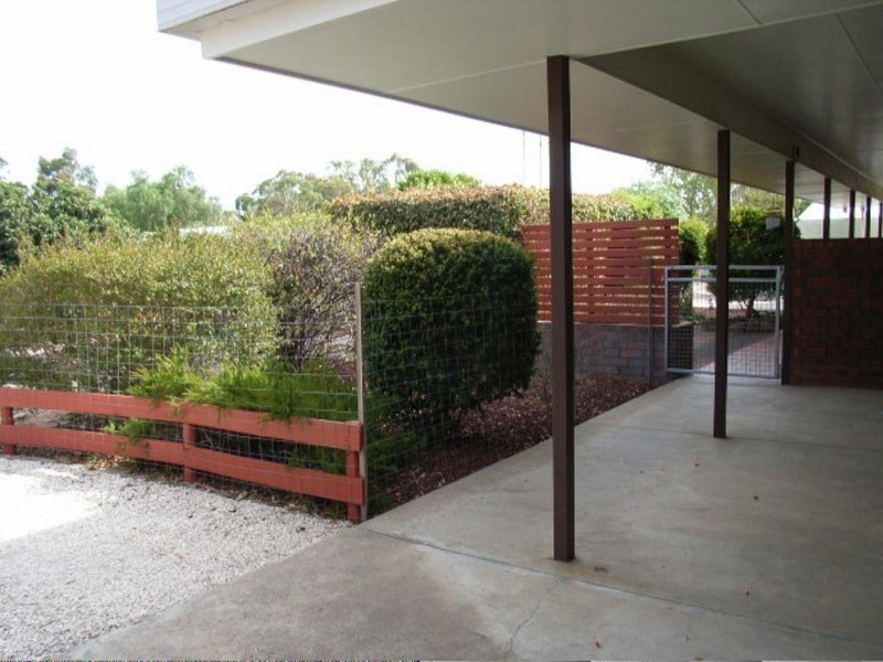 96 Victoria Pde, Bordertown SA 5268