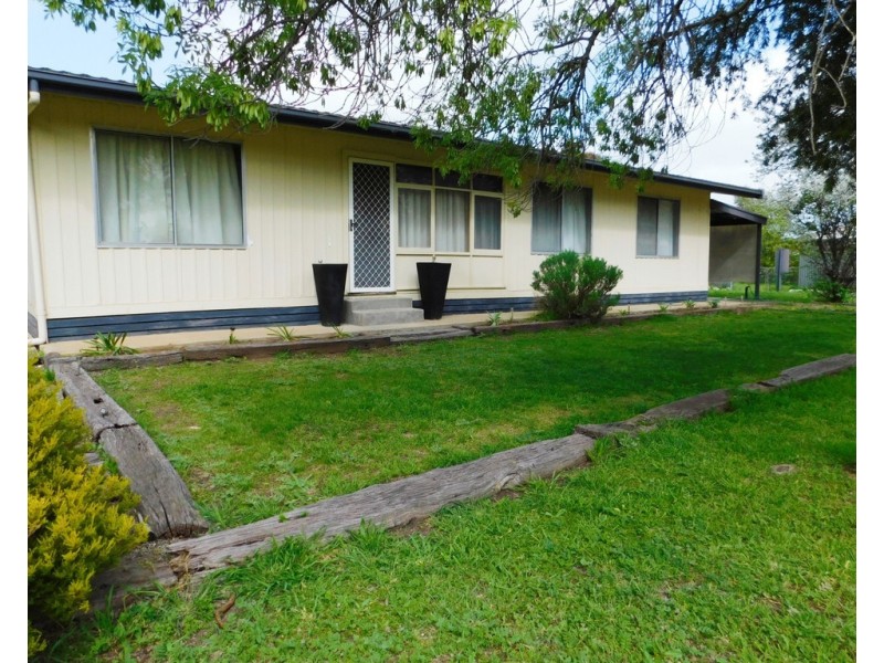 19 Park Tce, Bordertown SA 5268