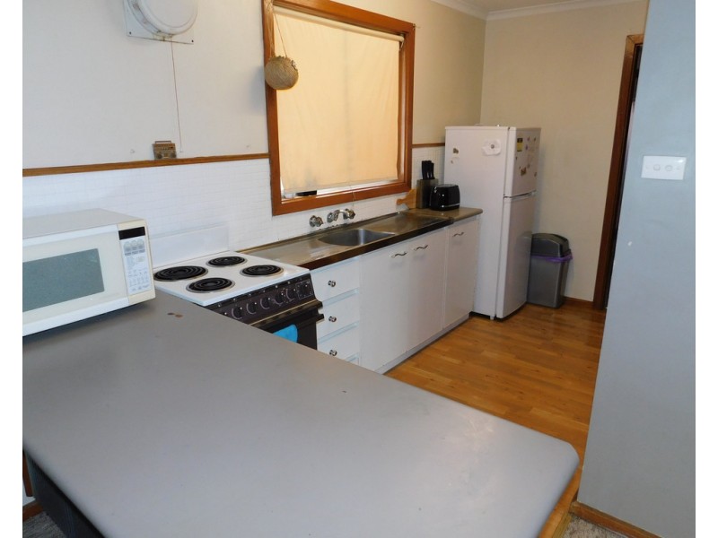 19 Park Tce, Bordertown SA 5268