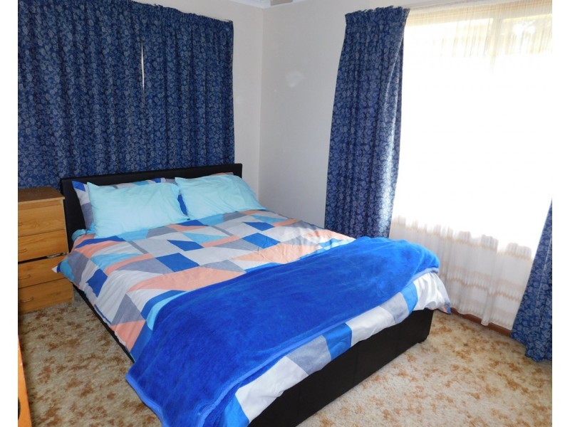 19 Park Tce, Bordertown SA 5268