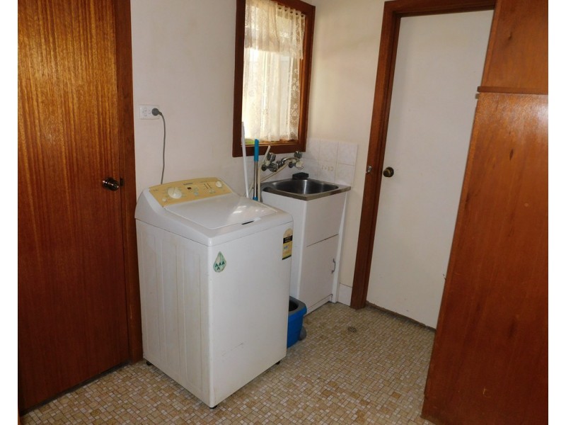 19 Park Tce, Bordertown SA 5268