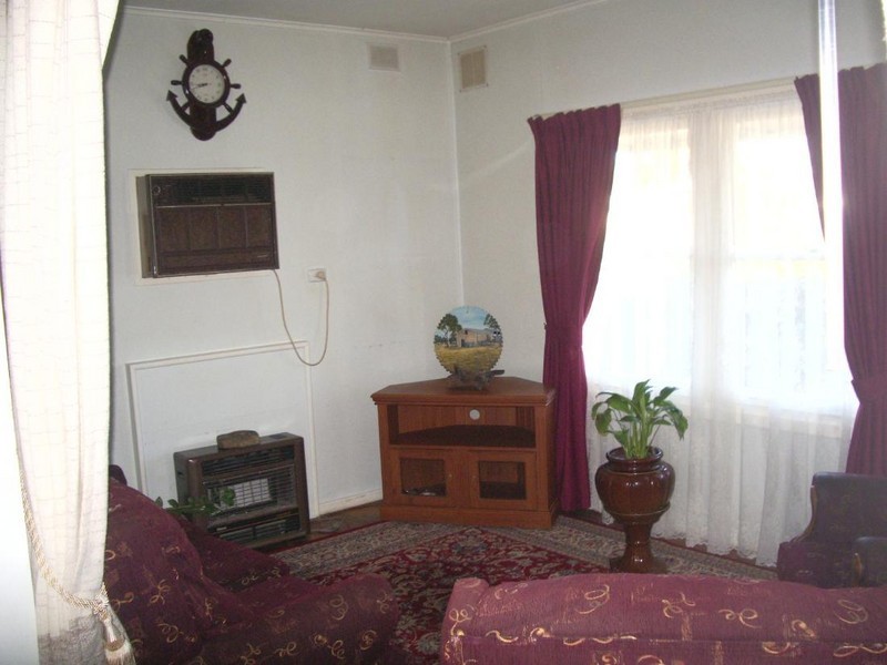 27 Venn Avenue, Bordertown SA 5268