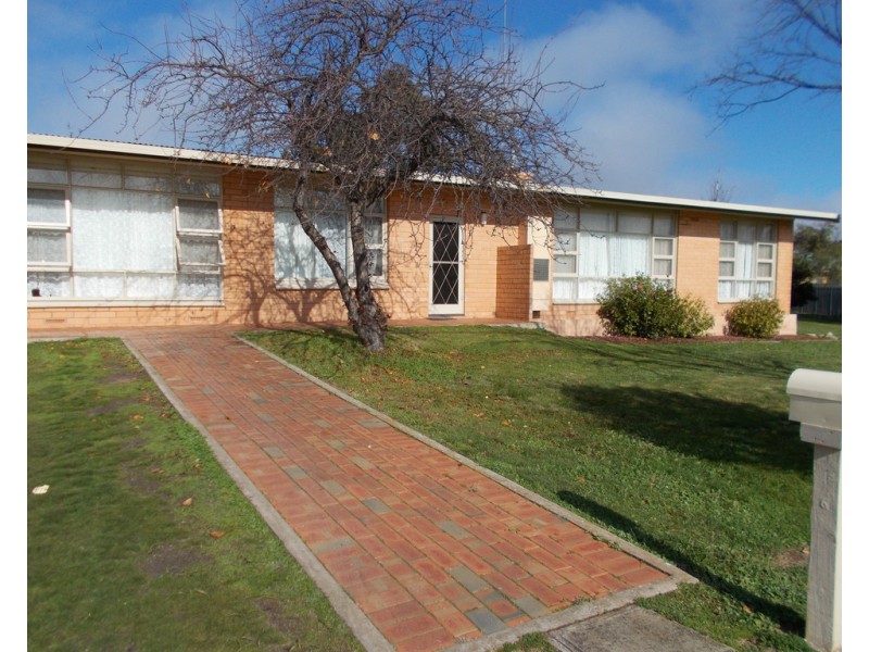 24 Albert Pde, Bordertown SA 5268