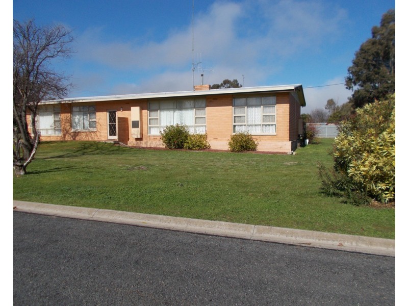 24 Albert Pde, Bordertown SA 5268