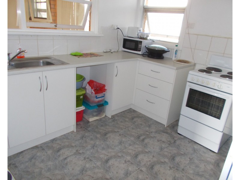 24 Albert Pde, Bordertown SA 5268