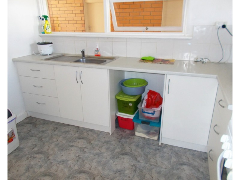 24 Albert Pde, Bordertown SA 5268