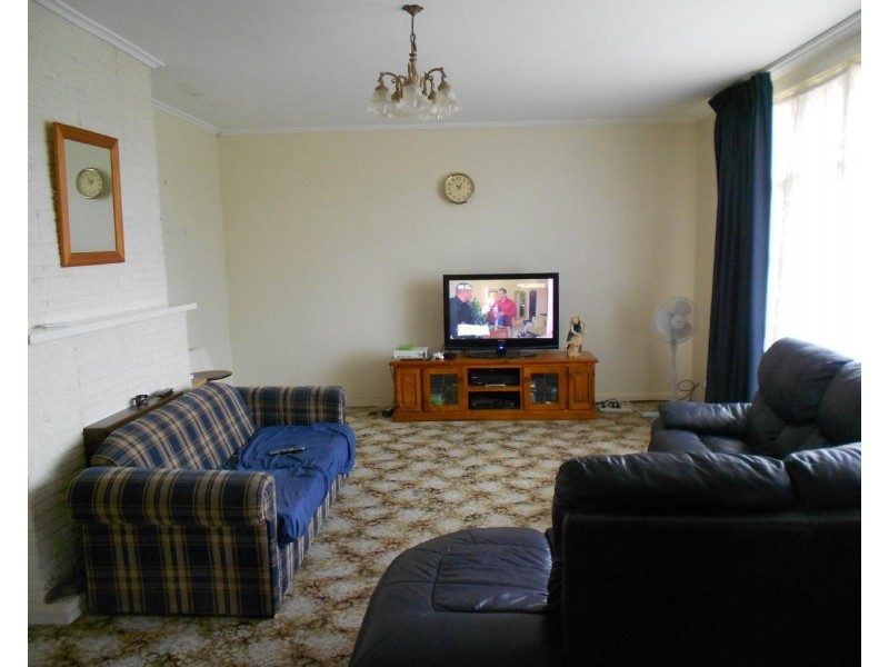 24 Albert Pde, Bordertown SA 5268