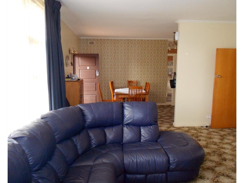 24 Albert Pde, Bordertown SA 5268