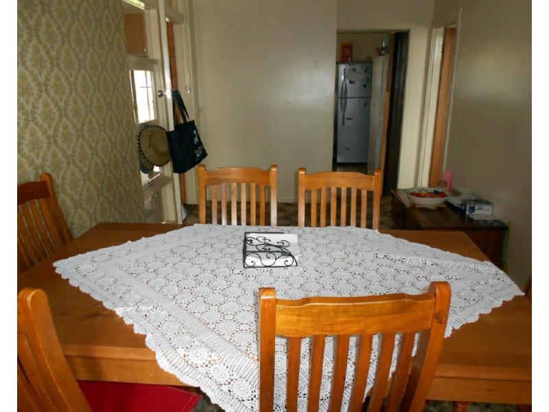 24 Albert Pde, Bordertown SA 5268