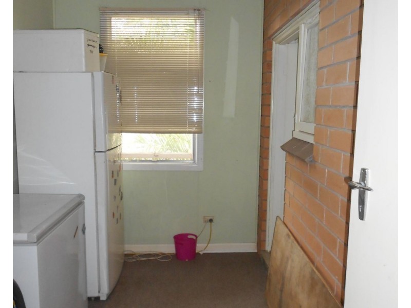 24 Albert Pde, Bordertown SA 5268