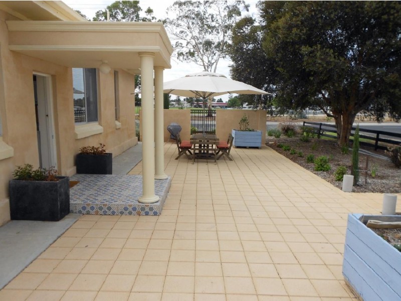 82 Victoria Parade, Bordertown SA 5268