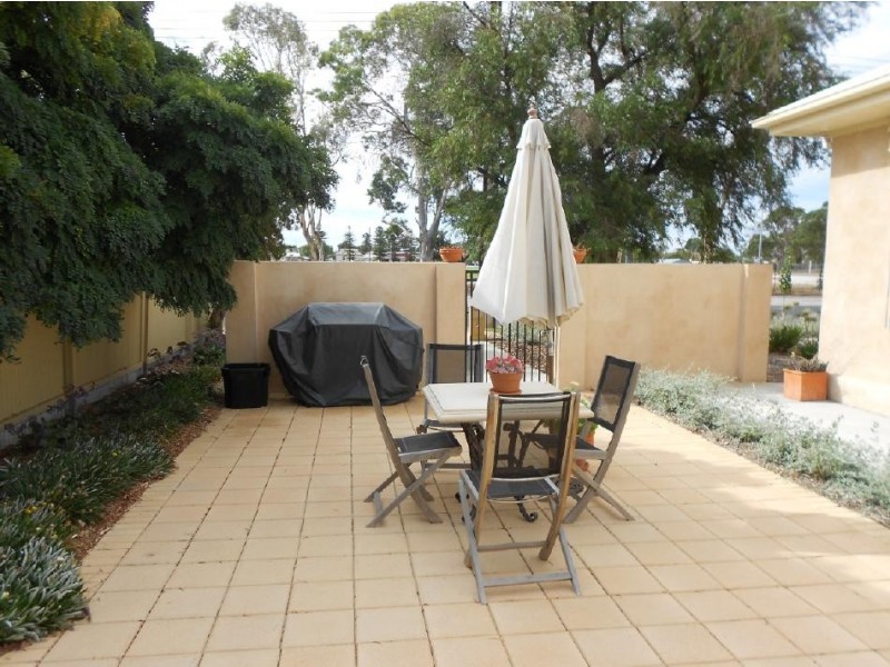 82 Victoria Parade, Bordertown SA 5268