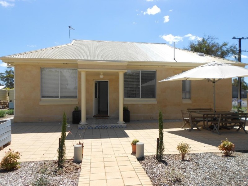 82 Victoria Parade, Bordertown SA 5268