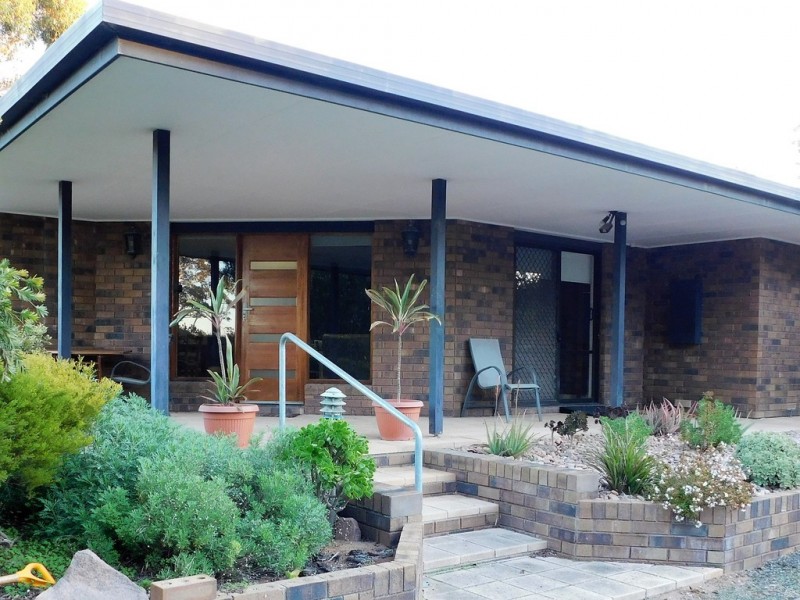 27 Creecoona Tce, Bordertown SA 5268